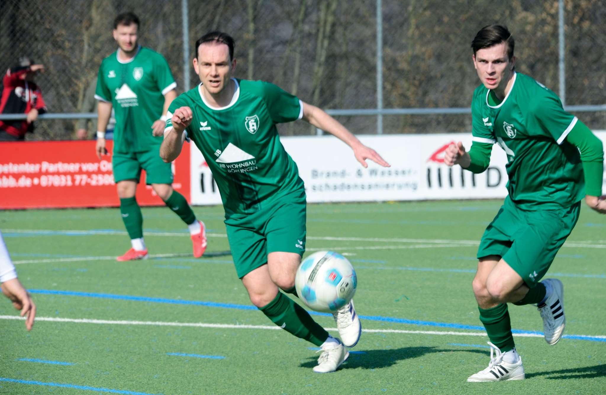 Timo Paetzold (links), Fynn Wohlbold und die Spvgg Holzgerlingen standen auf verlorenem Posten gegen Botnang.