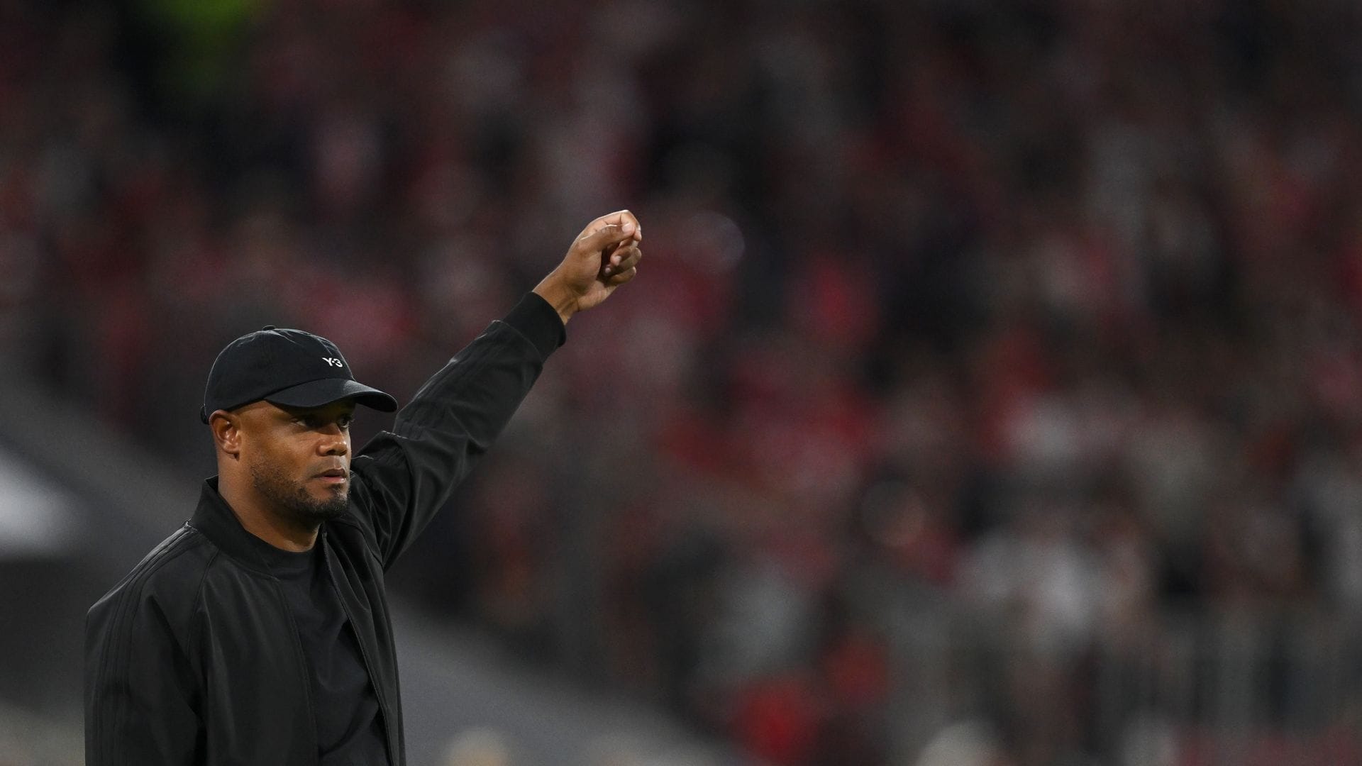 Vincent Kompany zeigt die Richtung in seinem zweiten Jahr an: Er will in allen Wettbewerben ganz nach oben.
