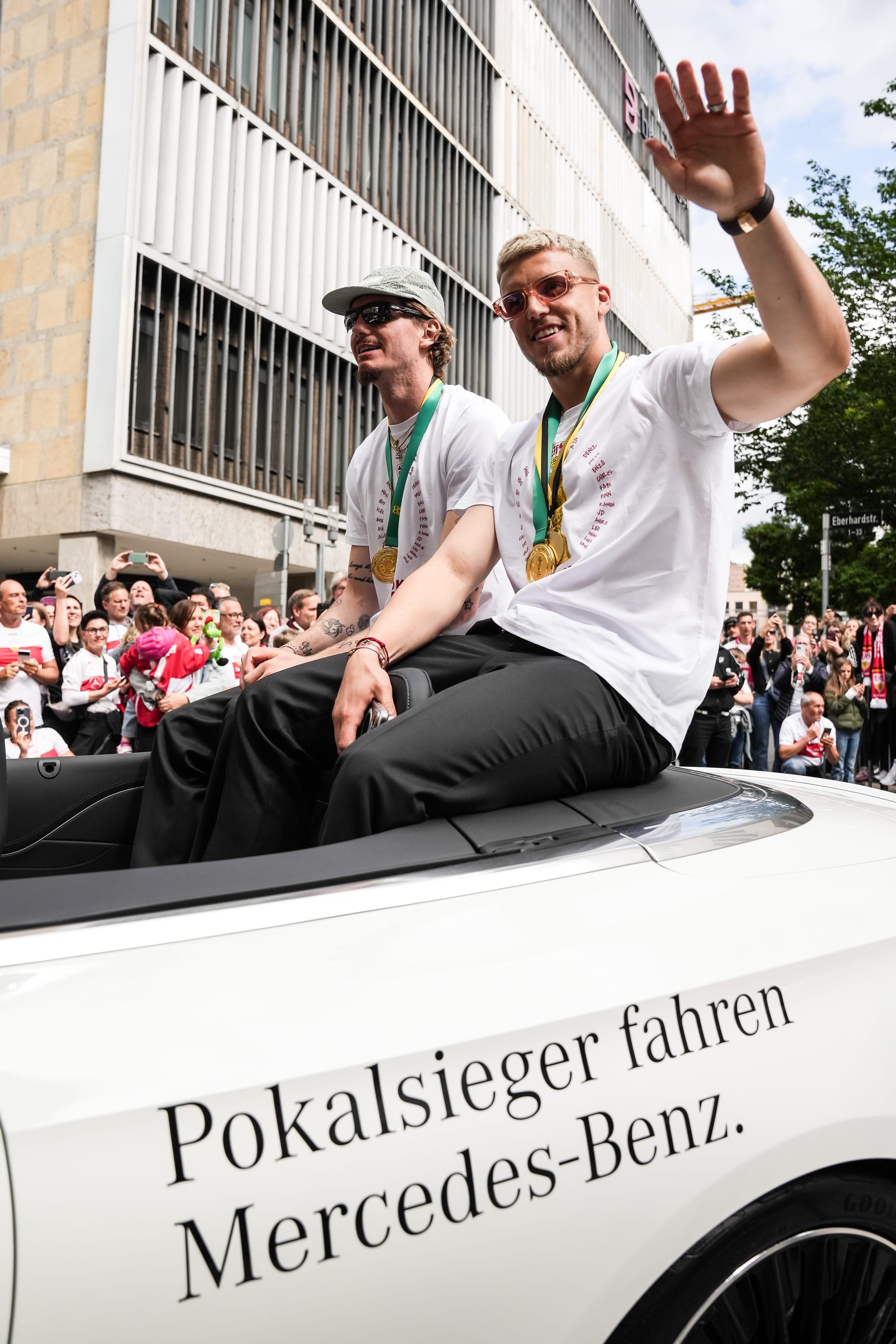 Nick Woltemade (hinten) und Ermedin Demirovic