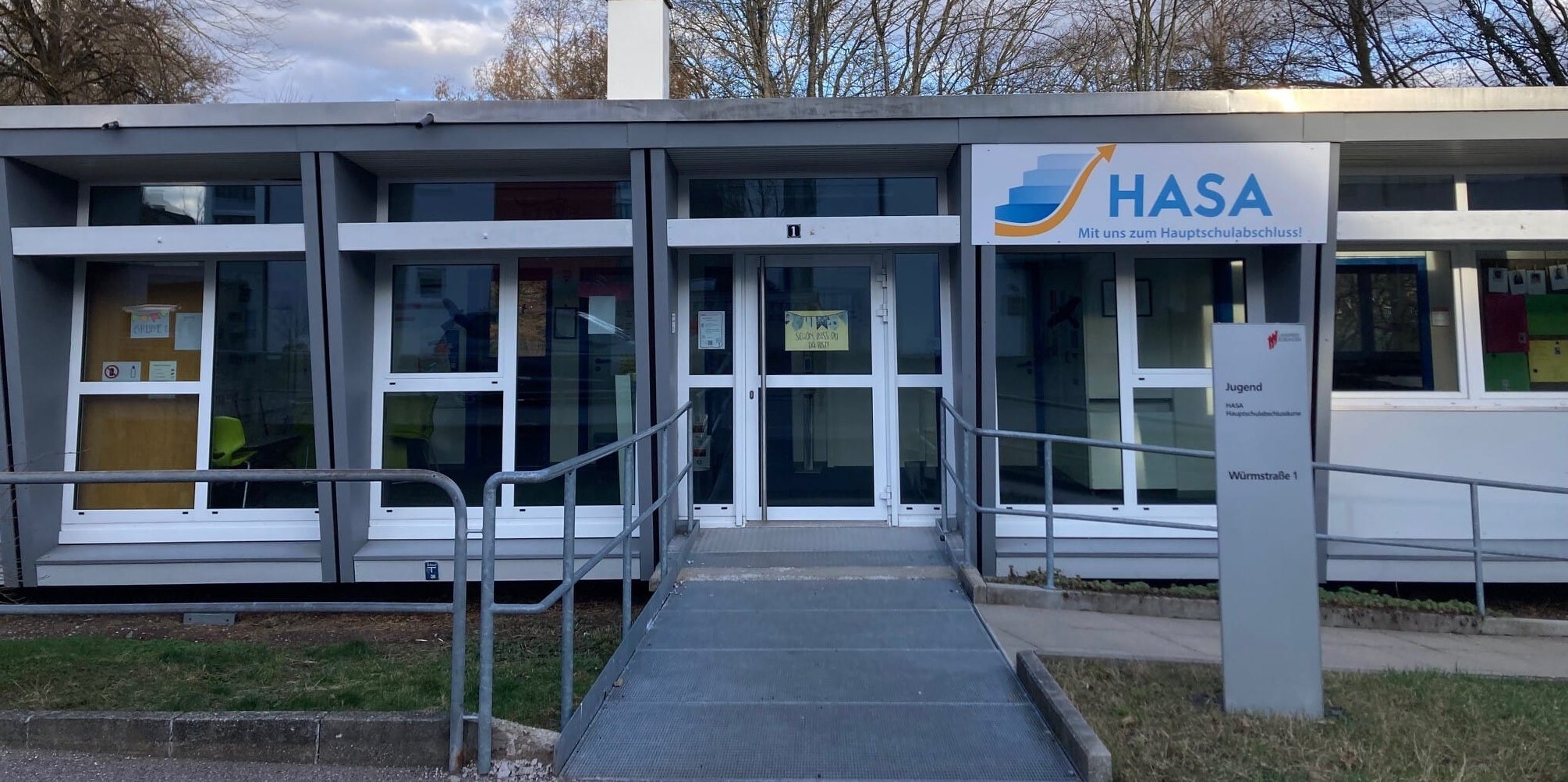 Der kleine Flachbau steht in der Sindelfinger Würmstraße. 	Bild: Hasa