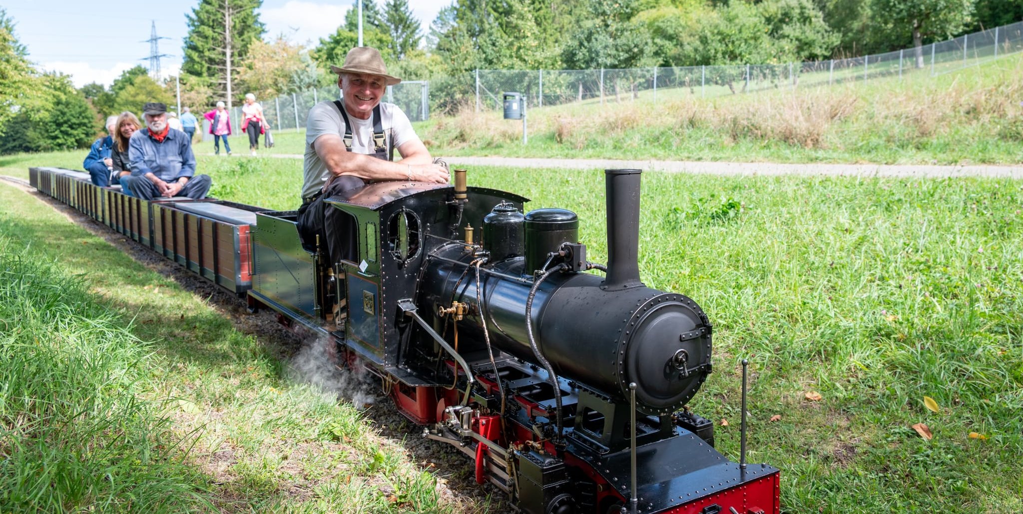 Jürgen Fehling kommt mit seiner Dampflok gerne in seine alte Heimat.