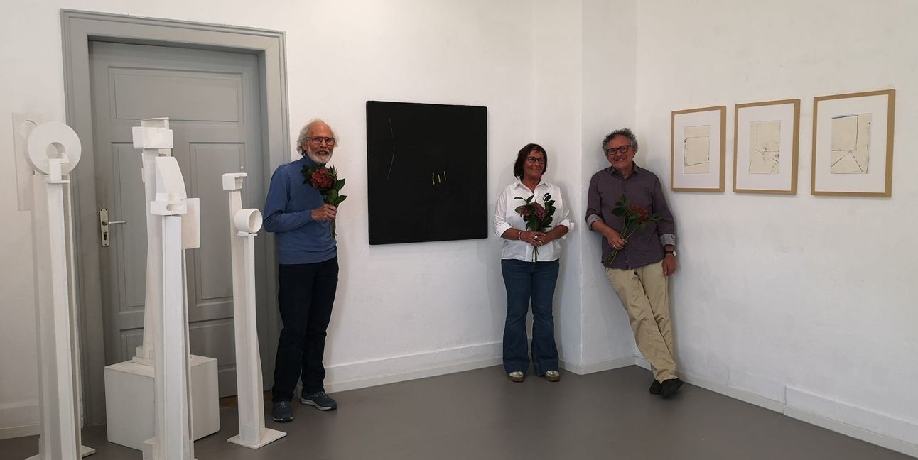 Die Künstler vor ihren Werken (von links): Jochen Meyder, Anne-Christine Klarmann und Jürgen Klugmann.