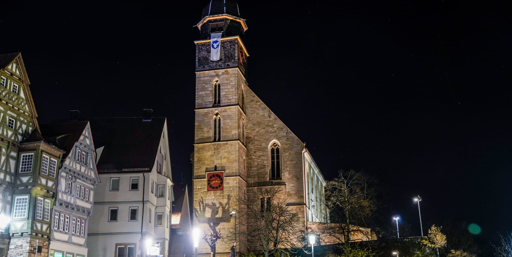 Weithin sichtbar: Die Stadtkirche auf dem Schlossberg.