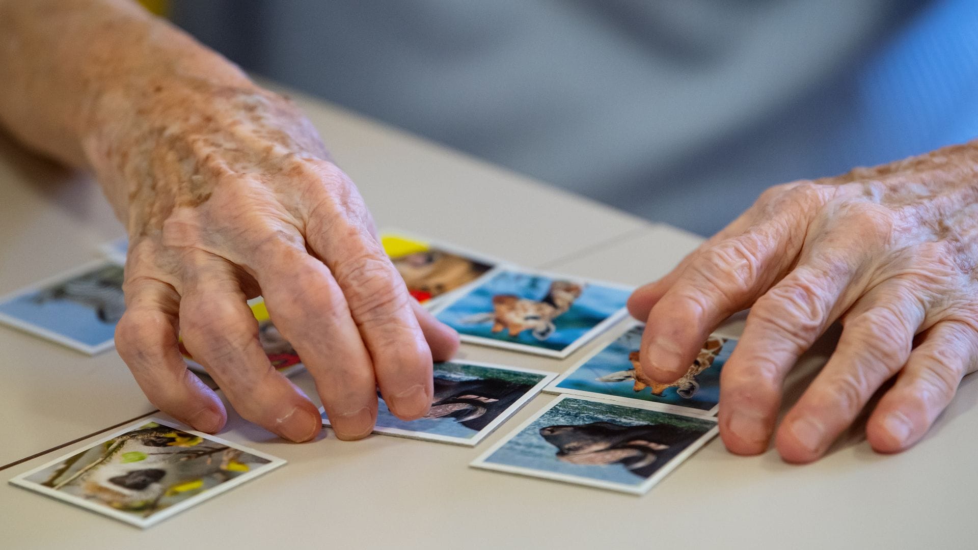 Lecanemab und Donanemab sollen bei Alzheimer im frühen Stadium den kognitiven Abbau etwas verlangsamen. (Archivbild)