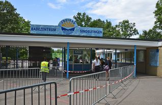 Haupteingang zum Sindelfinger Freibad.