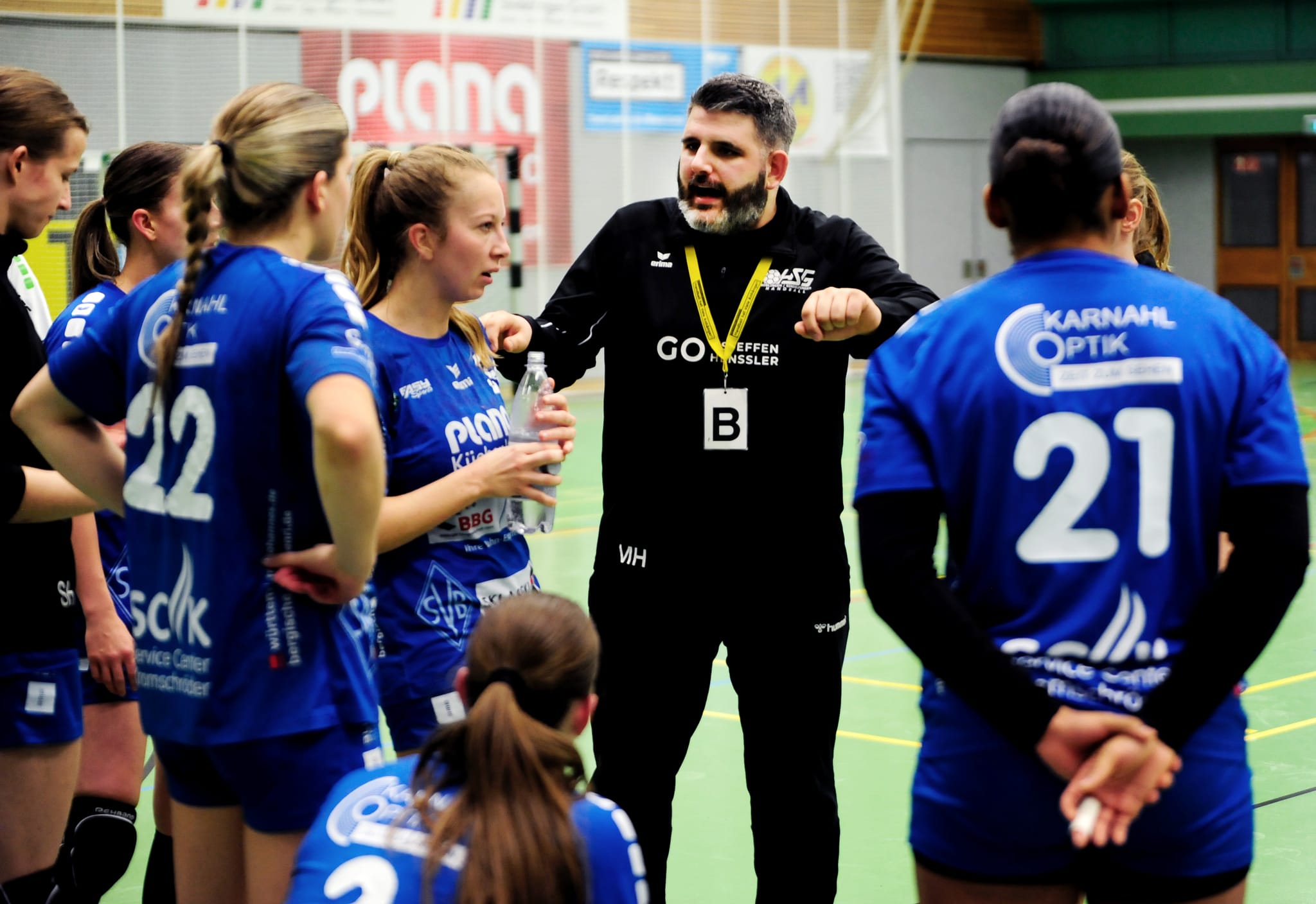 Trainer Mischa Herok will von einem Aufstieg in die Regionalliga nichts wissen. Platz vier darf es am Ende aber sein. Bild: photostampe