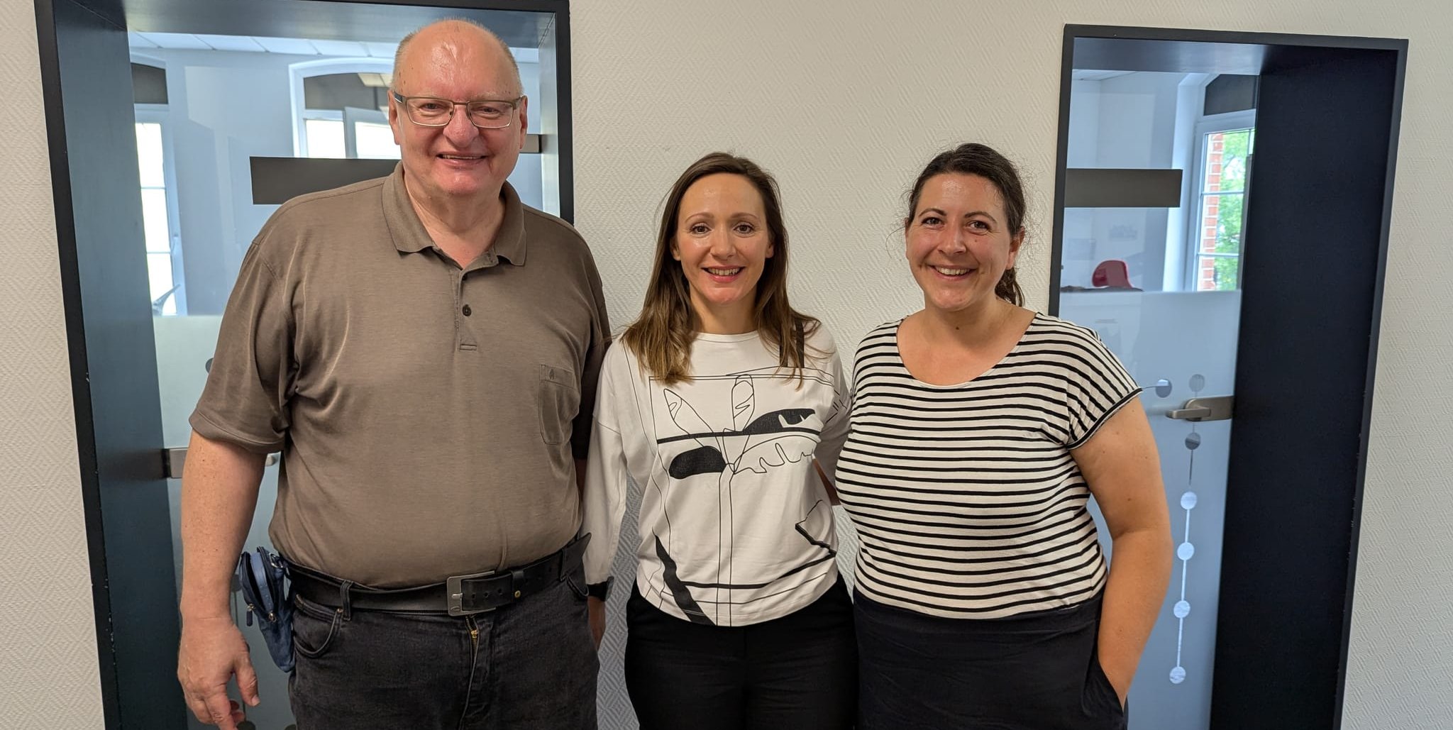 Von links: Georg Patzek (DGB-Kreisvorsitzender), Jasmina Hostert (MdB), Anja Lange (Gewerkschaftssekretärin Region Stuttgart).