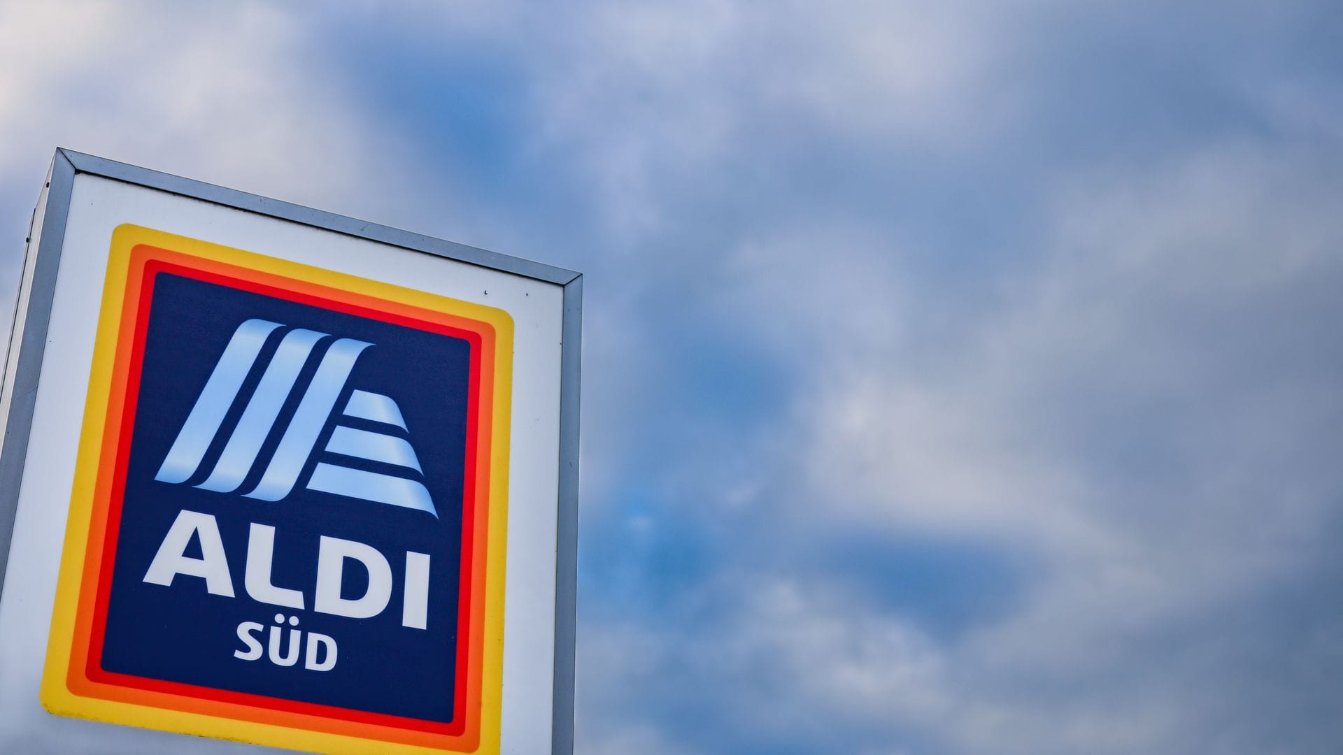 Aldi ist neben Deutschland weltweit in 17 weiteren Ländern tätig, unter anderem in China und Australien. In den USA sind beide Aldi-Gruppen vertreten.