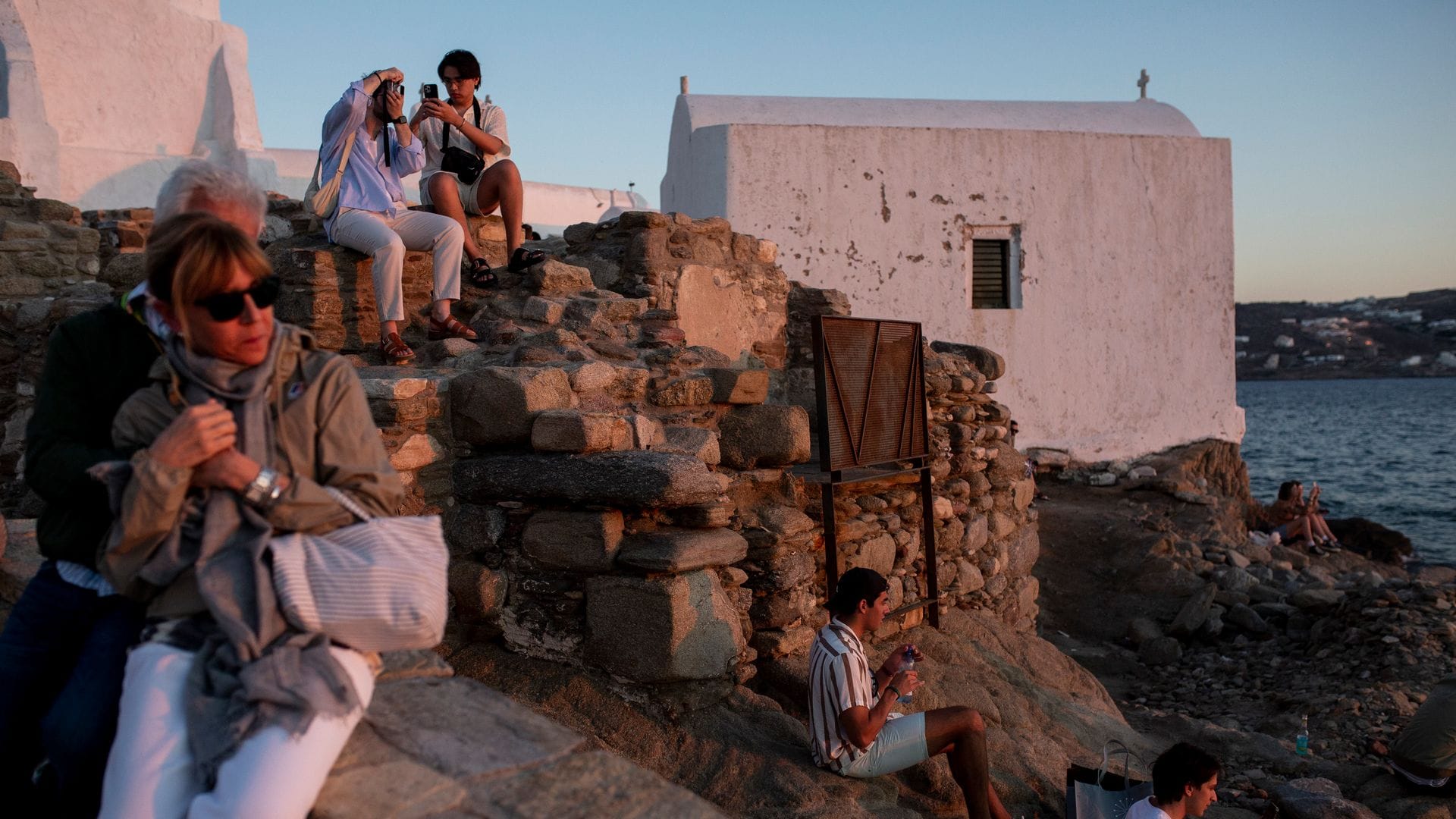 Mittlerweile müssen Touristen auch auf Mykonos 20 Euro Eintritt zahlen.  (Archivbild)