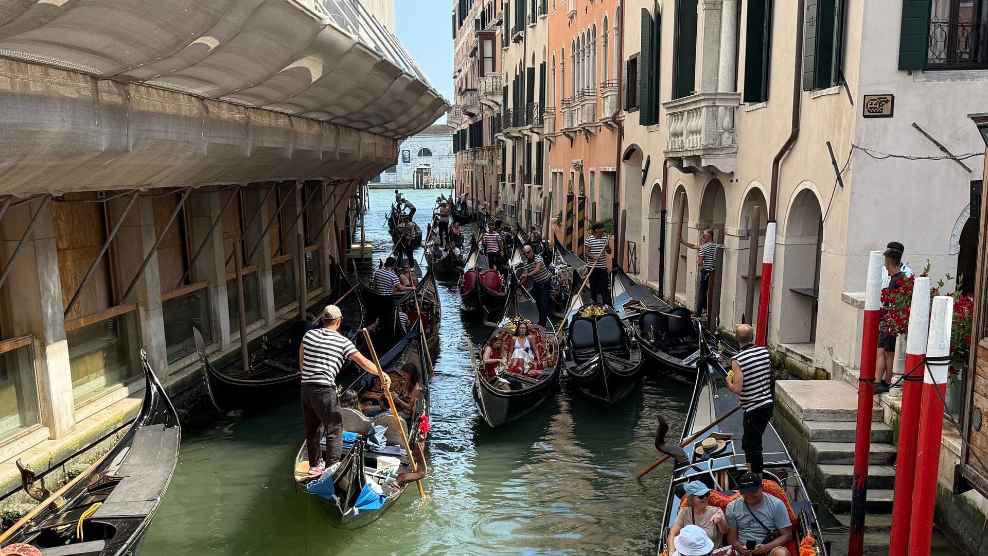 Venedig machte wegen seiner Eintrittsgebühr Schlagzeilen - die Touristen hielt das jedoch nicht ab. (Archivbild)