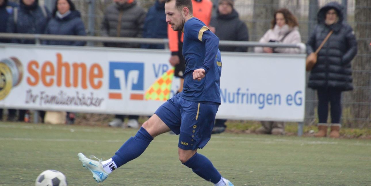 Fabian Schneider und der TVD gastieren im Kellerduell beim TSV Bad Boll.Bild: Zvizdiç