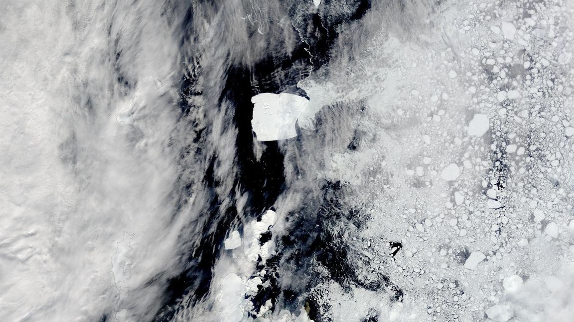 Jahrzehntelang hing der Eisberg fest, bevor er sich in Bewegung setzte.