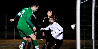 Marco Rathgeb erzielt nach einer Ecke den 1:1-Ausgleich für den TV Altdorf. Am Ende setzte sich aber der SV Deckenpfronn mit 2:1 durch.