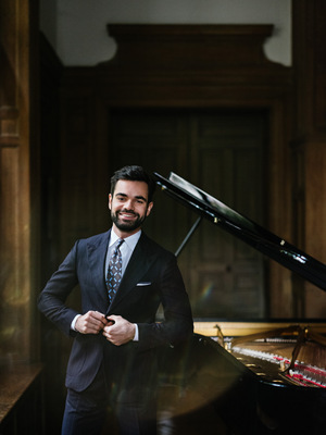Pianist Jean-Paul Gasparian eröffnet am Freitag das 26. Böblinger Pianistenfestival.    Bild: Franck Juery