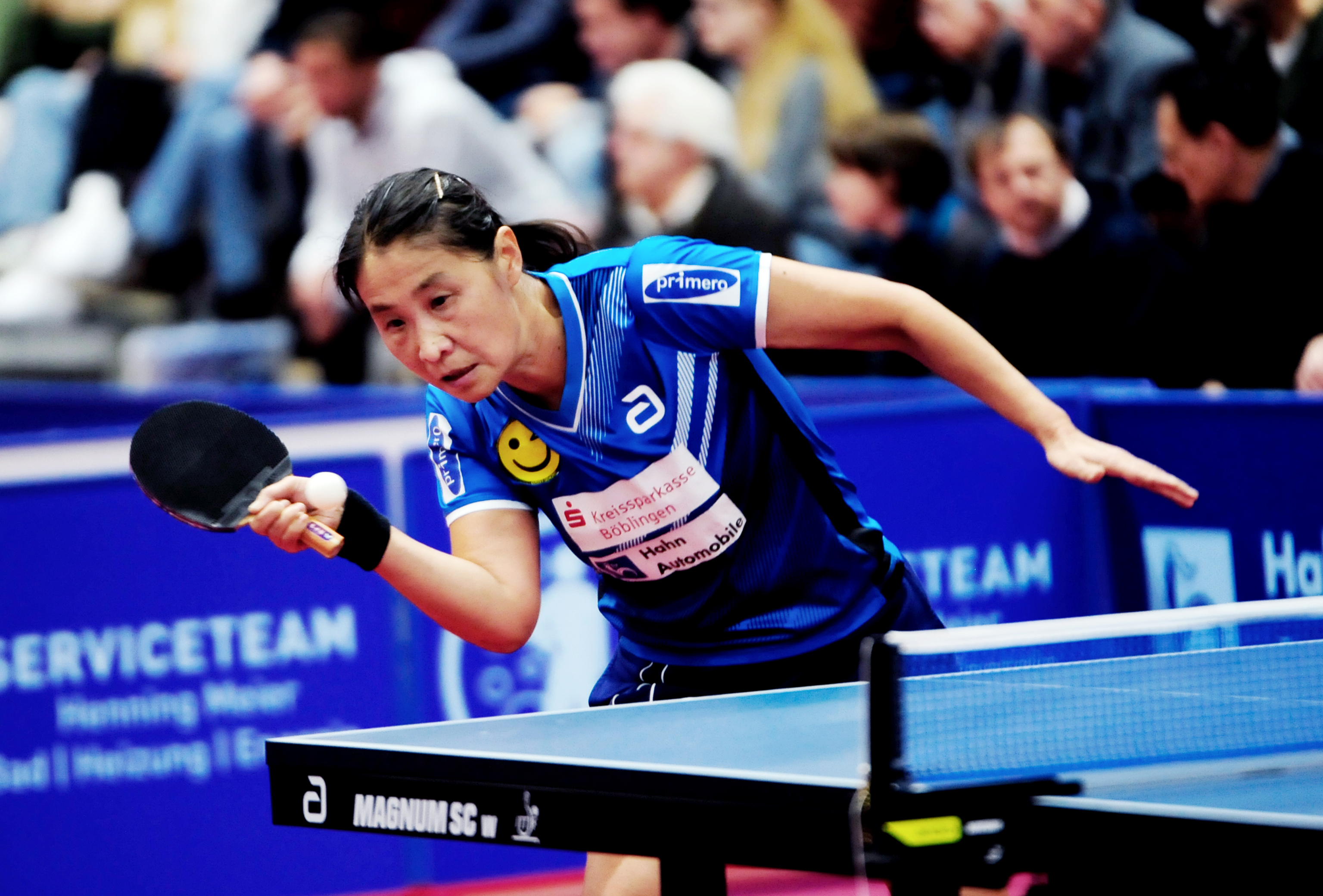 Qianhong Gotsch hat mit Frank Tartsch Jahr für Jahr bei grünem Tee ihren Vertrag bei der SV Böblingen  verlängert.