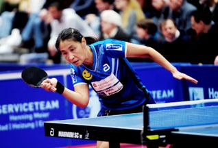 Qianhong Gotsch hat mit Frank Tartsch Jahr für Jahr bei grünem Tee ihren Vertrag bei der SV Böblingen  verlängert.