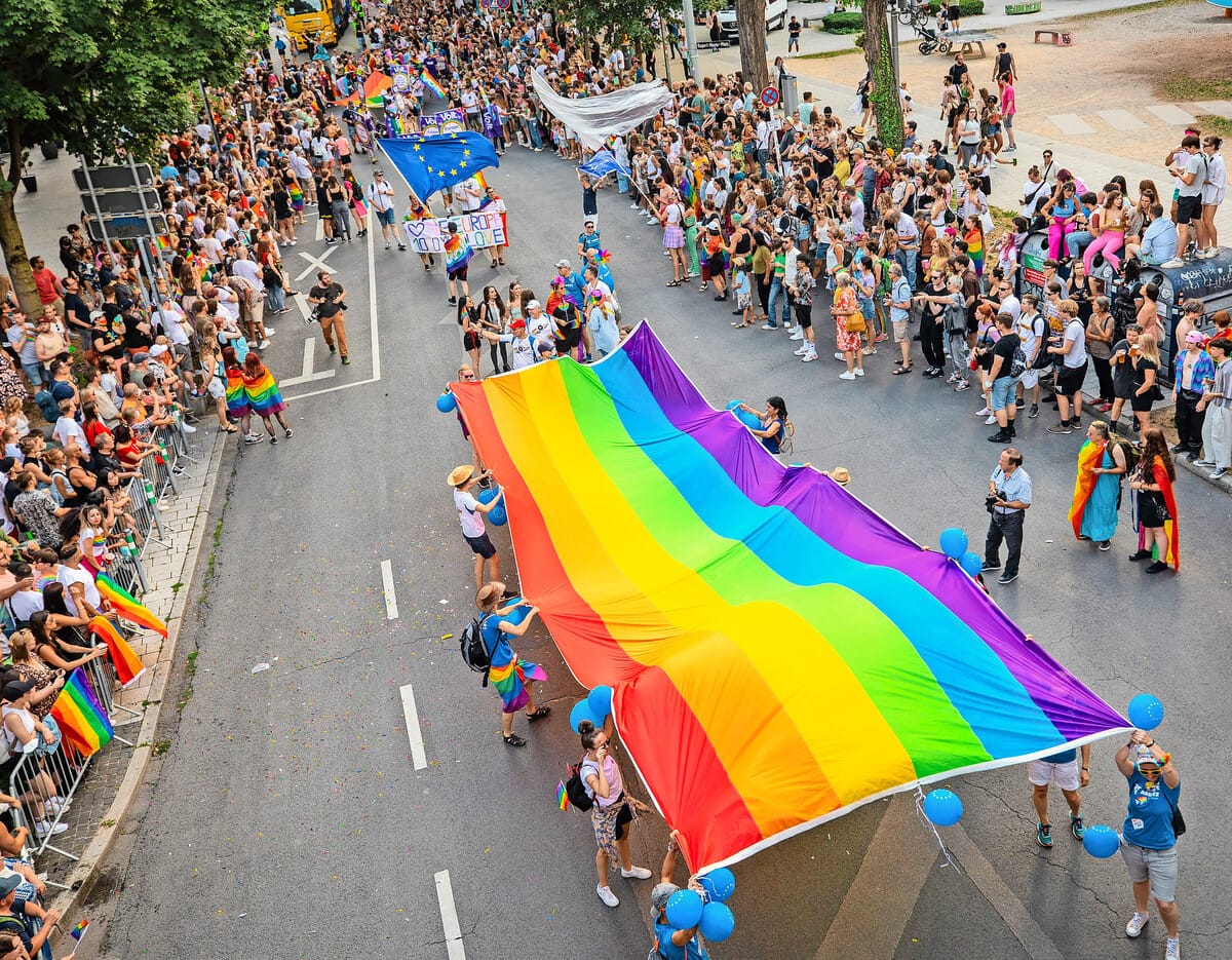 Die Regenbogenfahne zieht am 26. Juli erneut durch die Stuttgarter Innenstadt.