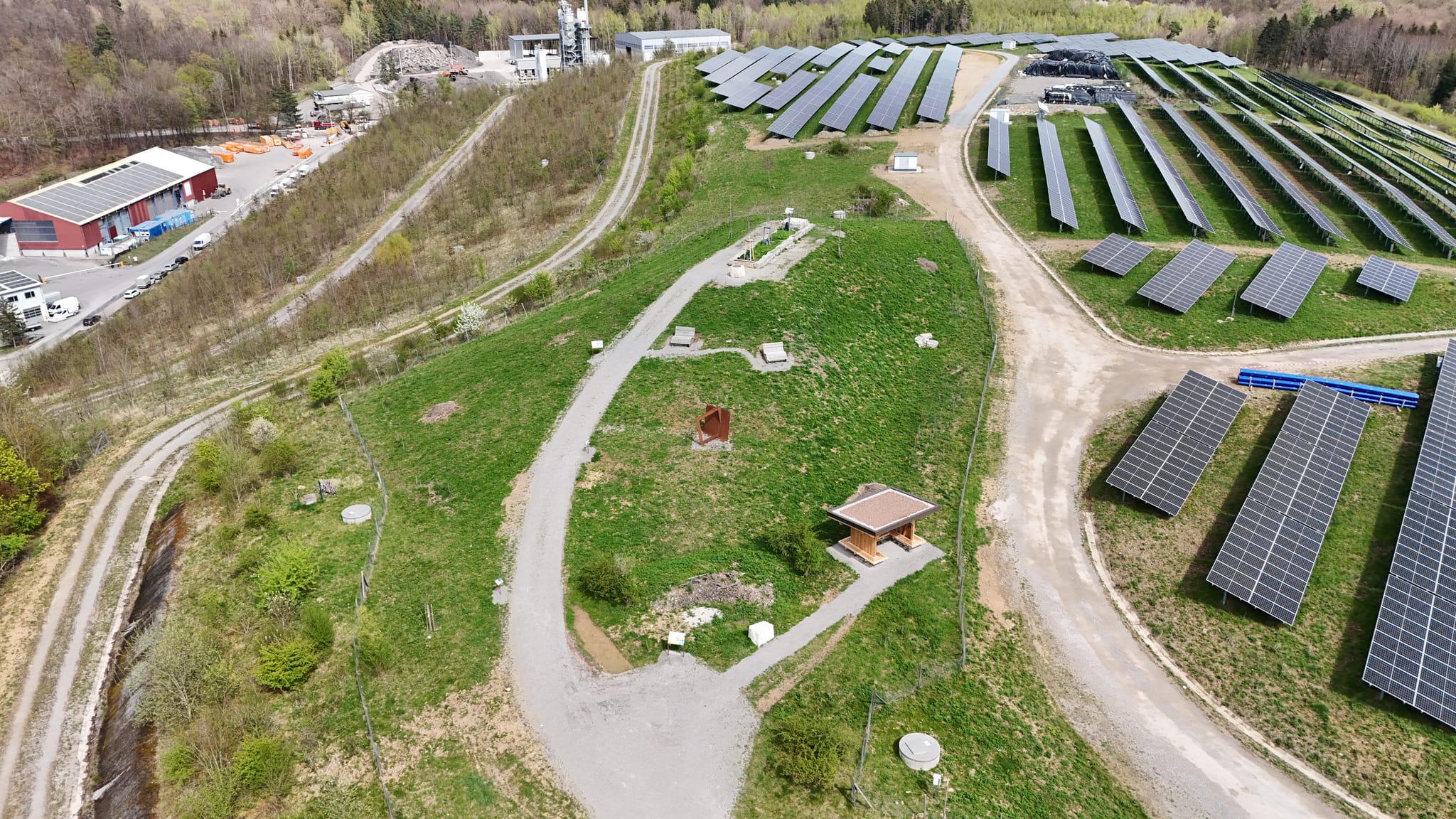 Kommt zusätzlich zur Photovoltaik auch Windkraft auf die Dachsklinge?