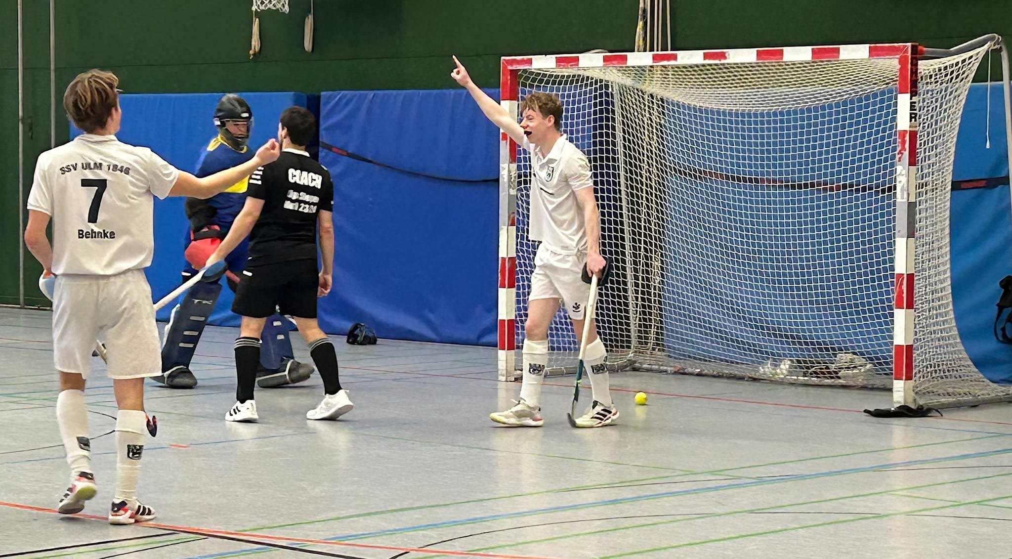 Herren-Finale zwischen Turniersieger SSV Ulm (in weiß) und SC Charlottenburg.