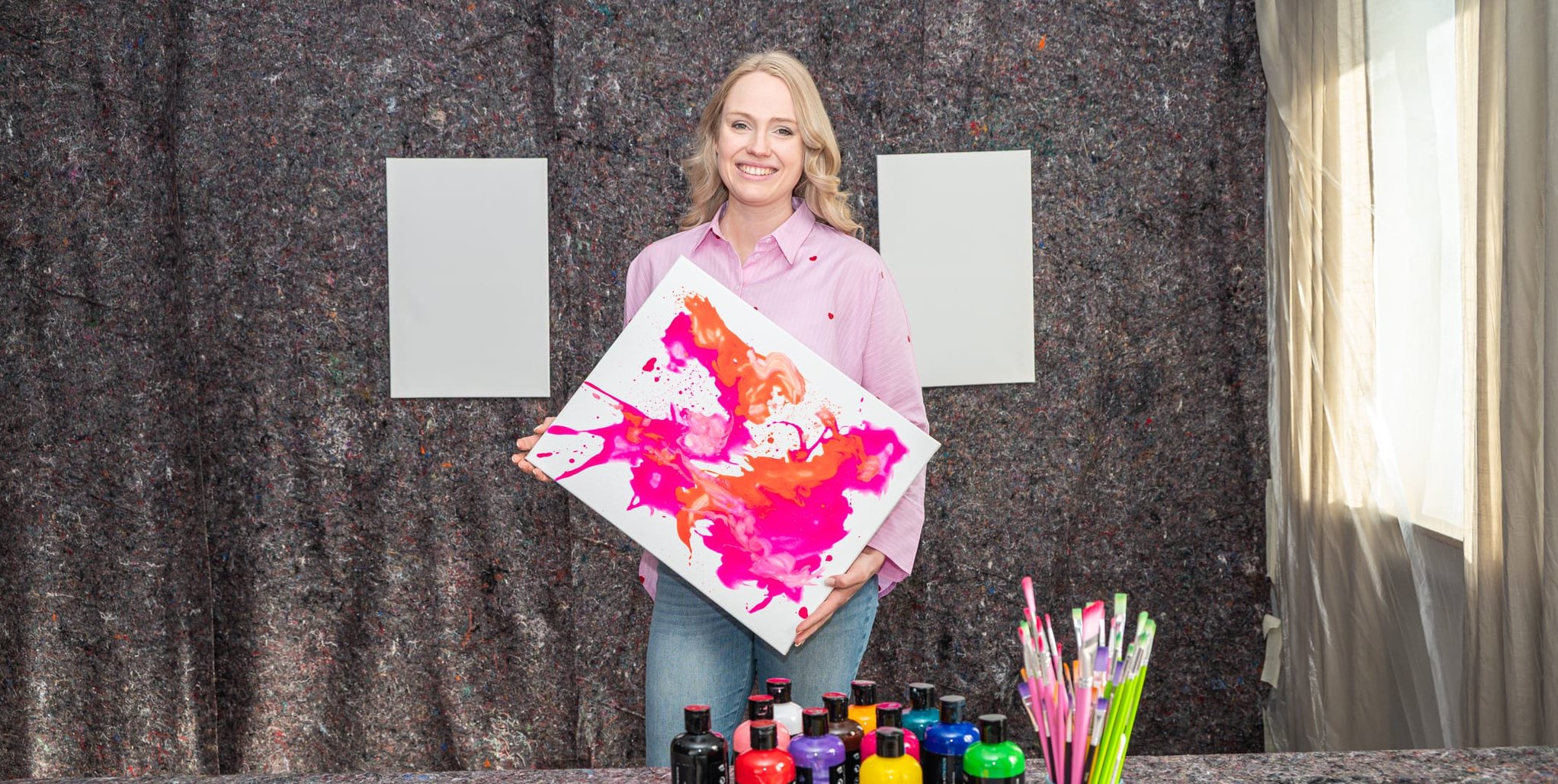 Kreativ sein und seine Gefühle ausdrücken, das ist beim Action-Painting mit Maren Hess möglich.