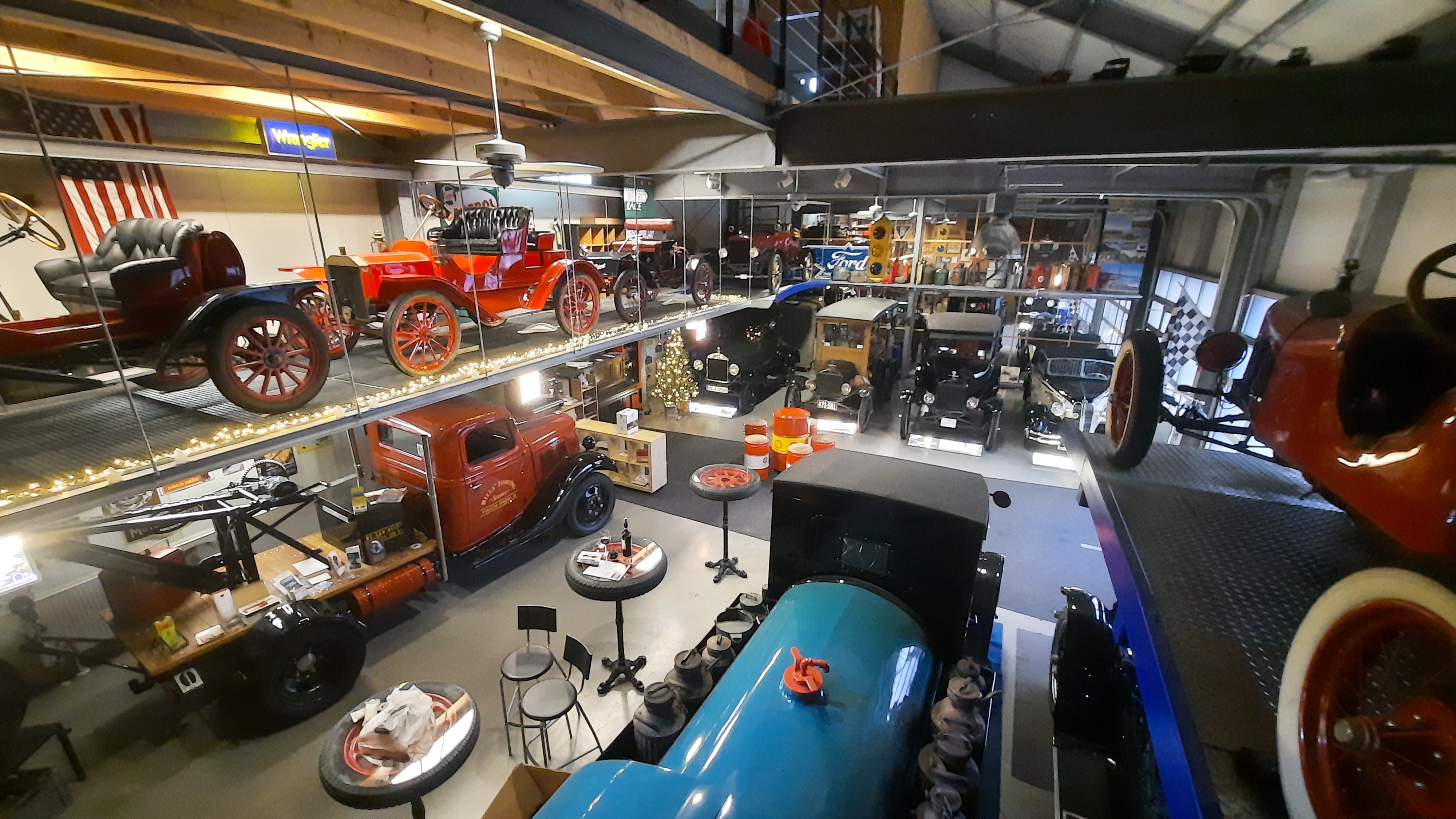 Das Museum für Vorkriegsautomobile öffnet erstmalig für die Öffentlichkeit und präsentiert die ganz alten Fahrzeuge.
