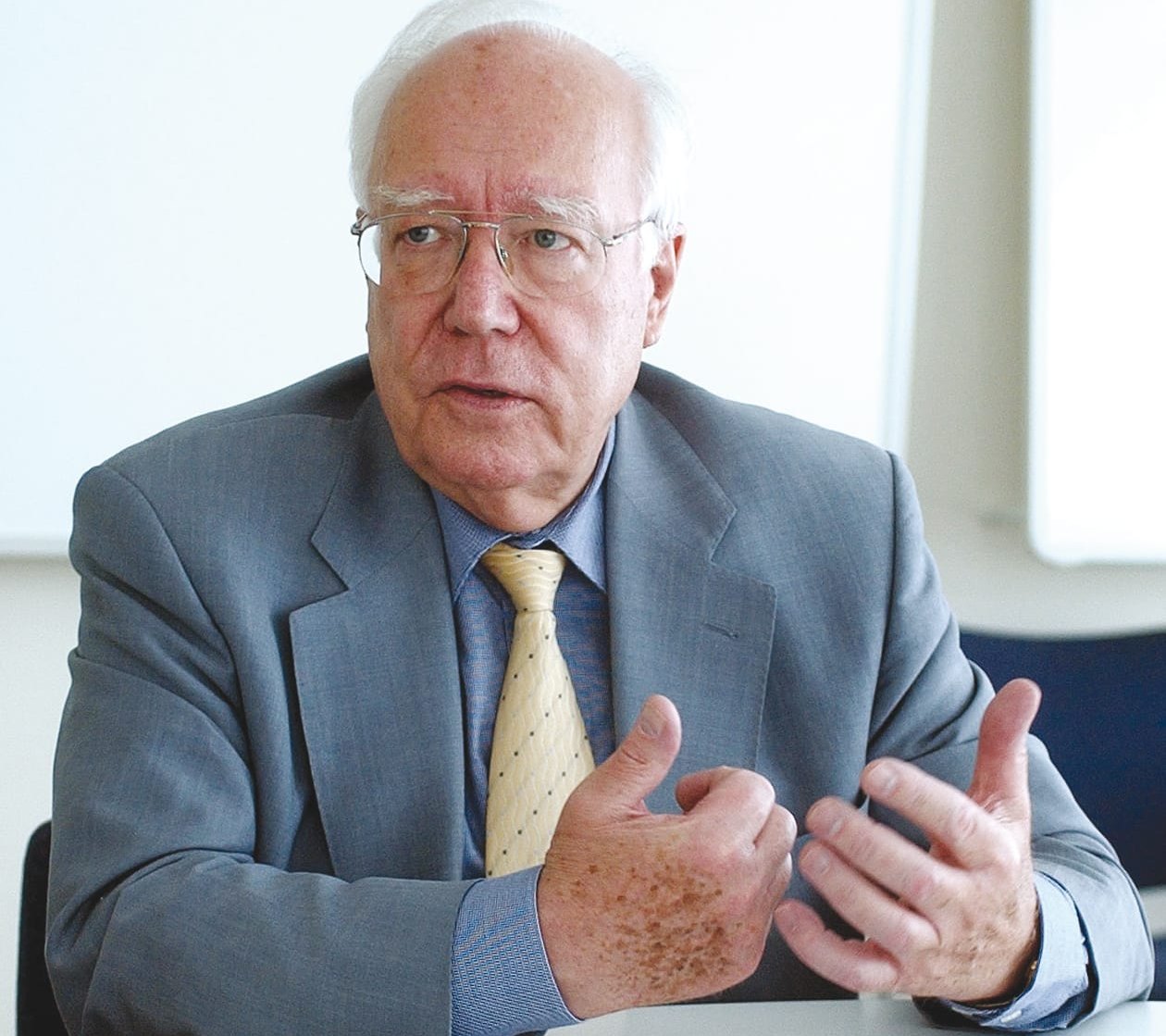 Dr. Klaus-Georg Hengstberger