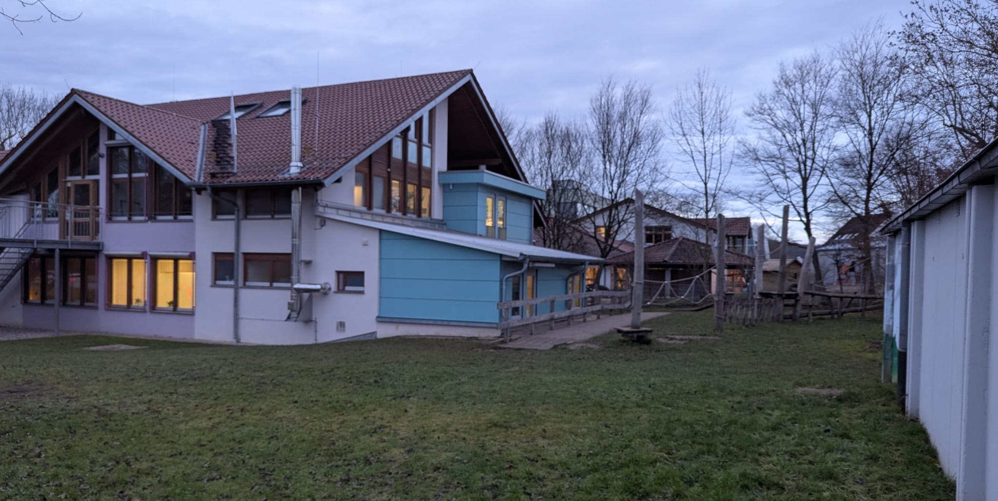Ein Neu- oder Anbau an den bestehenden Hort im Haus der Jugend wäre ein Standort für weitere fünf Gruppen.