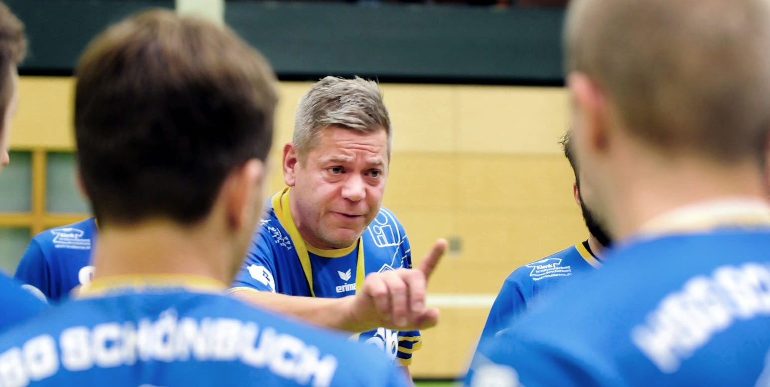 Trainer Holger Breitenbach peilt mit der HSG Schönbuch einen Auswärtssieg an.
Bild: Photostampe