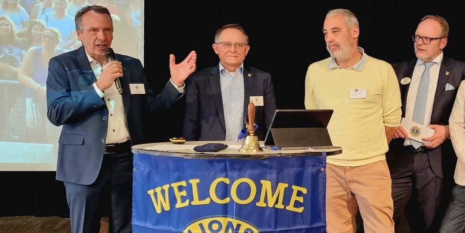 Von links: Peter Röhm, Karl Heinz Belser und Johannes Leichtle vom Lions-Club sowie Distrikt Governor Martin Schneider.