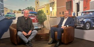 Als Oberbürgermeister prägte Dr. Bernd Vöhringer (rechts) 24 Jahre lang die Geschicke der Stadt Sindelfingen. Was ihm dabei besonders wichtig war, berichtet er im Stadtgespräch Böblingen bei Regio TV mit Hans-Jörg Zürn (Sindelfinger Zeitung/Böblinger Zeitung).