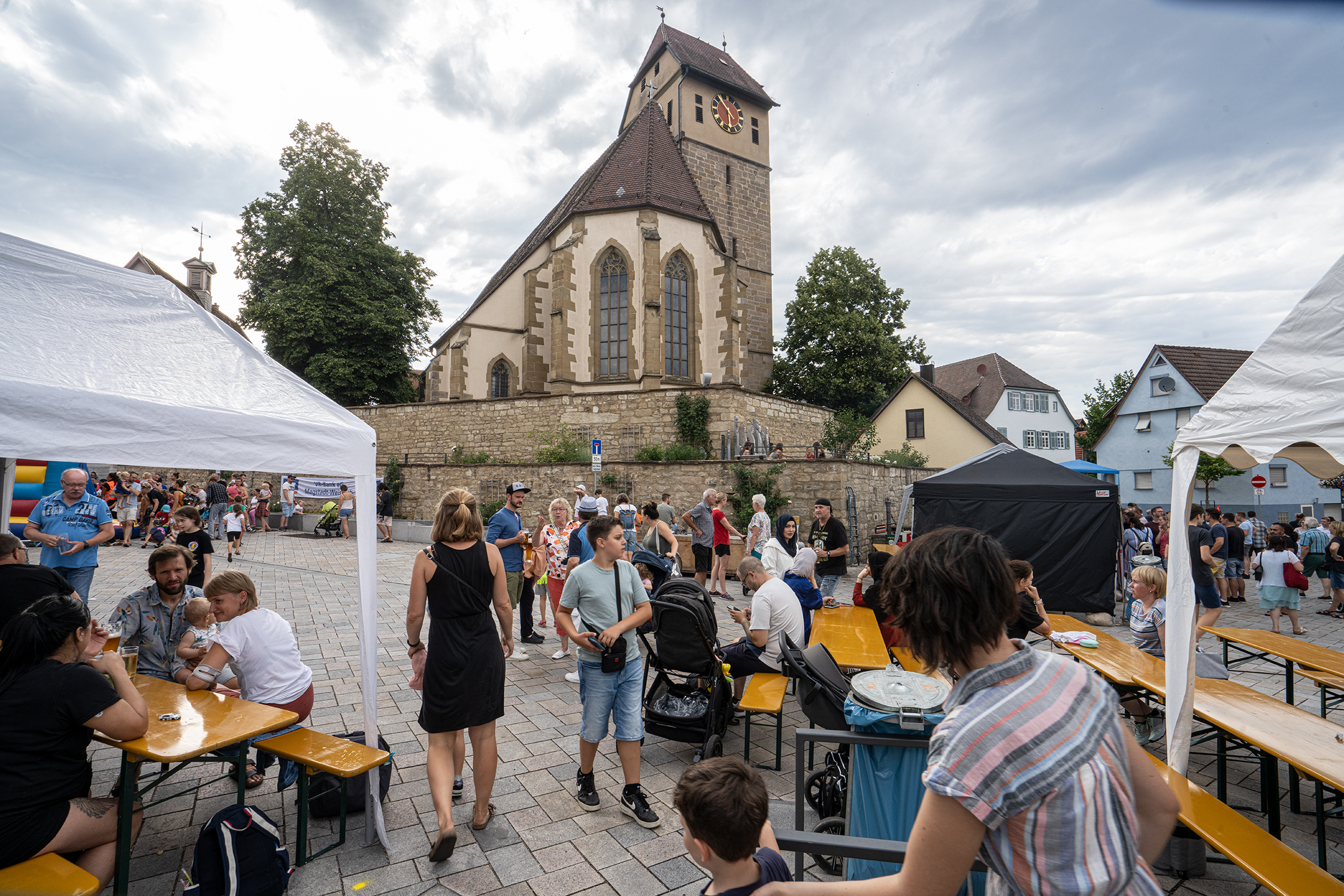 Auch an dem heißen Sommertag mit über 30 Grad Temperaturen war einiges los beim Fleckenfest in Magstadt.    Bild: Richter