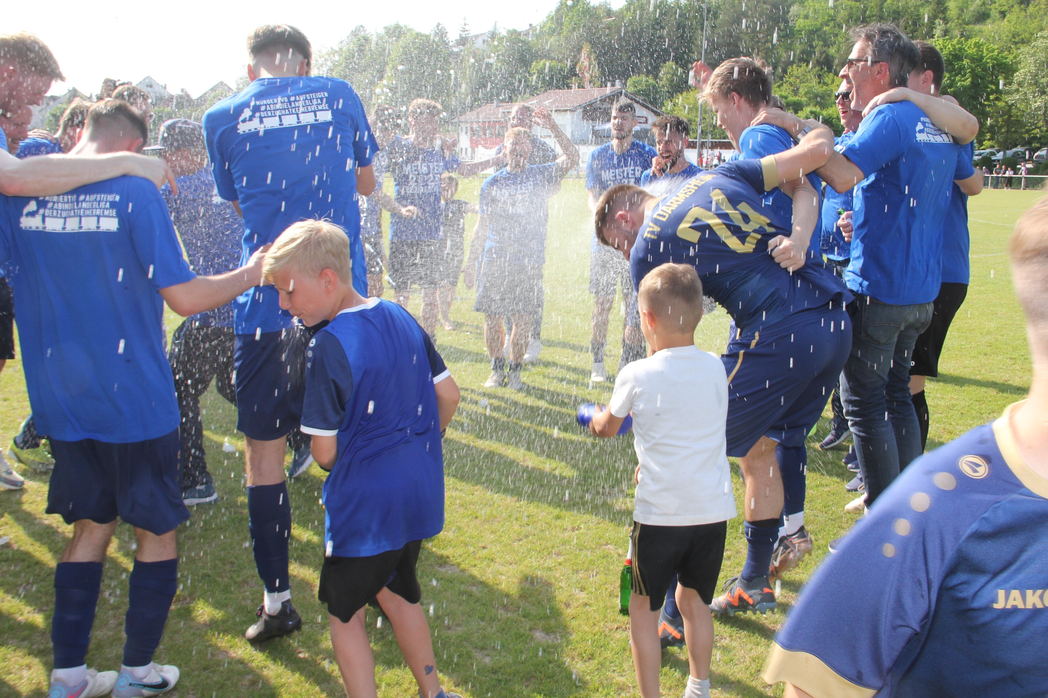 So ein Tag ... der TV Darmsheim ist zurück in der Landesliga. Dabei ist die Saison noch gar nicht zu Ende. Bild: Oberdorfer