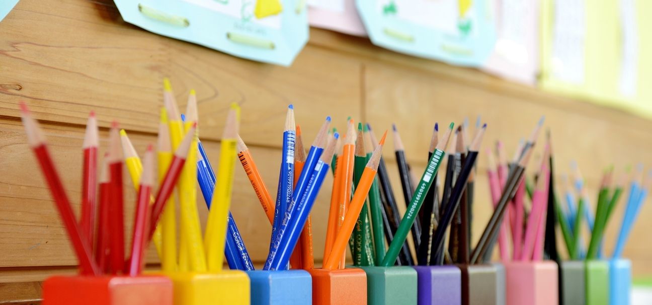Erziehermangel in Böblingen: Aufgrund des demografischen Wandels "haben wir immer weniger junge Menschen, die immer seltener in den Beruf einsteigen", erklärt der Böblinger Sozialamtsleiter Klaus Feistauer. Bild: takasu/Adobe Stock