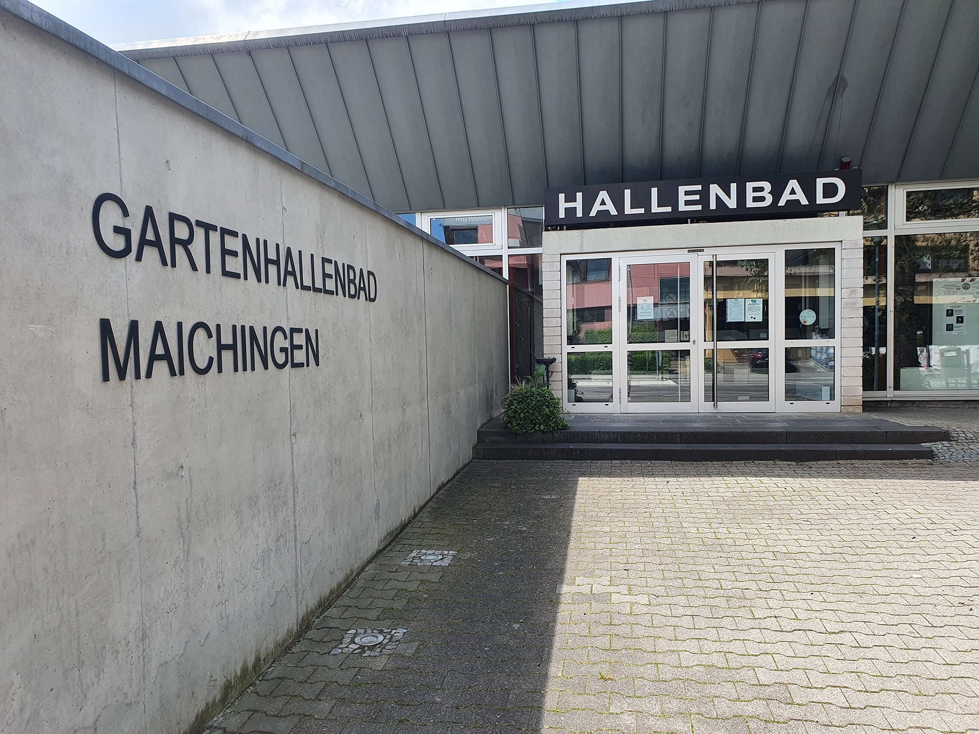 Dem Gartenhallenbad Maichingen droht das aus. Bild: z