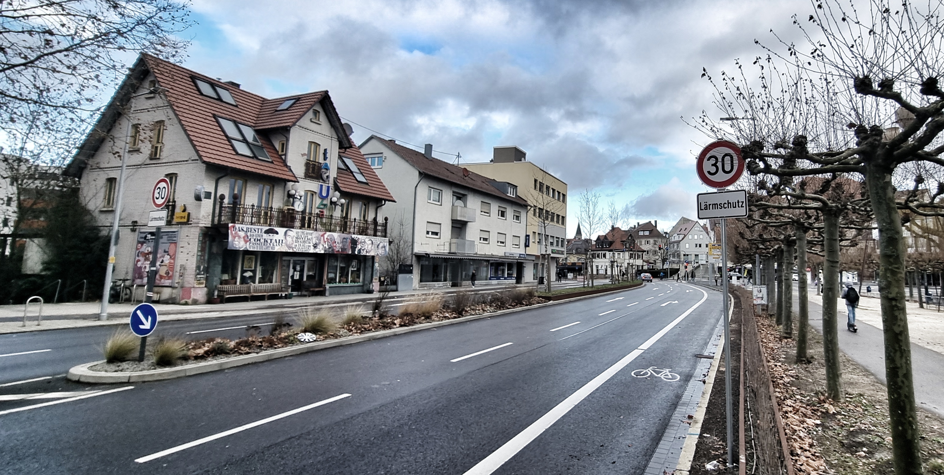 Die Tempo-30-Beschilderung zwischen Herrenberger Straße und List-Kreisel ist nach wie vor ein Thema, das unter Gemeinderäten für Diskussionen sorgt. Entfernen will sie die Stadtverwaltung nur dann wieder, wenn der Gemeinderat seinen 2018 einstimmig geschlossenen Beschluss wieder revidiert.   Bild: Hamann