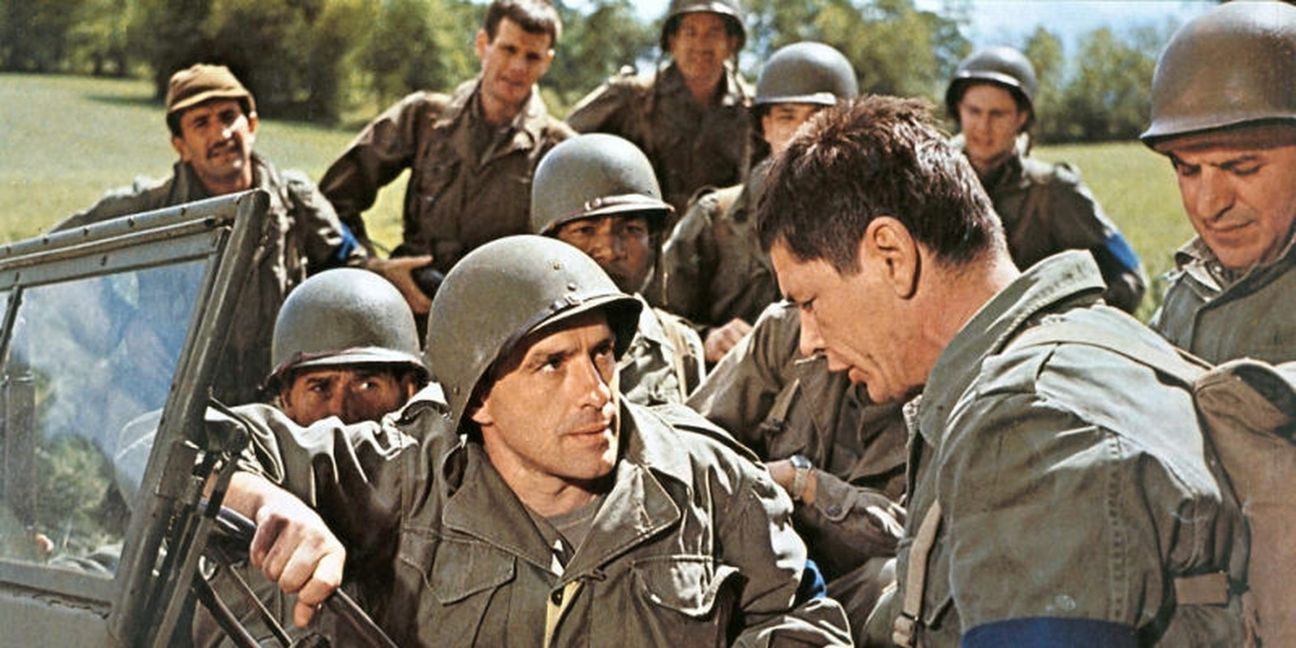 Ein Viertel vom „Dreckigen Dutzend“: John Cassavetes, Charles Bronson und Telly Savalas bereiten sich auf ihren Einsatz vor. Bild: z