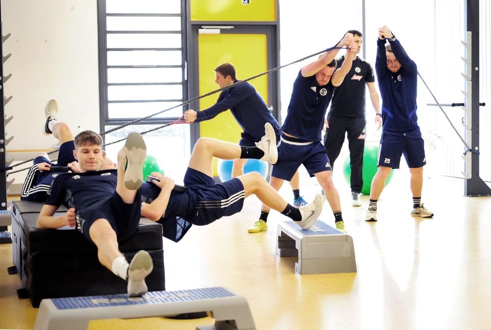 Mannschaftstraining in der Sportwelt. Auch das gibt es beim VfL Sindelfingen.     Bild: Photostampe/A